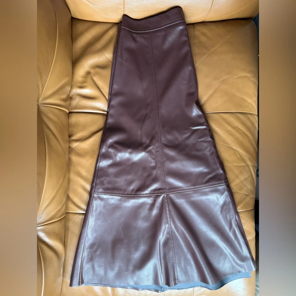 Burgundy A-Line Midi Faux Leather Skirt, Banana Republic (size 8) - Picture 5 of 6